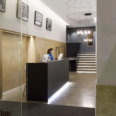 One Shot Mercat Hotel 4*