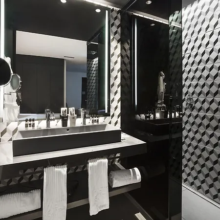 One Shot Mercat Hotel 4*