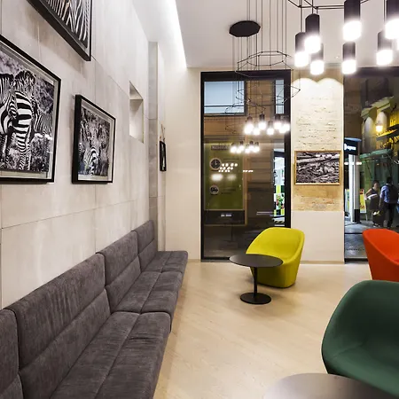 One Shot Mercat ホテル