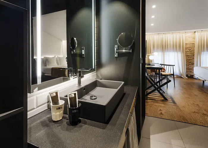 One Shot Mercat Hotel 4*